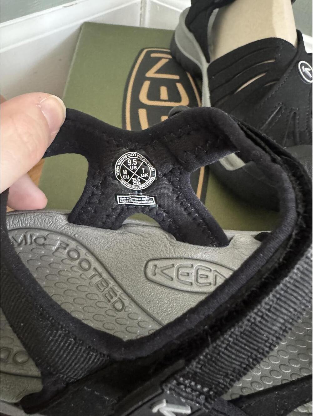 Women's Keen Rose Sandal Closed Toe Hiking Sandals Black/Neutral Grey Sz 9.5 NIB - Picture 8 of 9